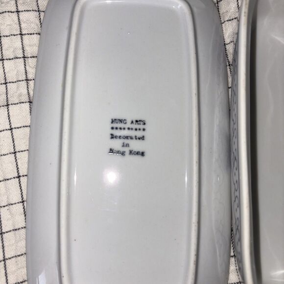 Hung Arts Blue White Floral Ceramic Butter Dish with Lid Made In Hong Kong - Picture 15 of 16